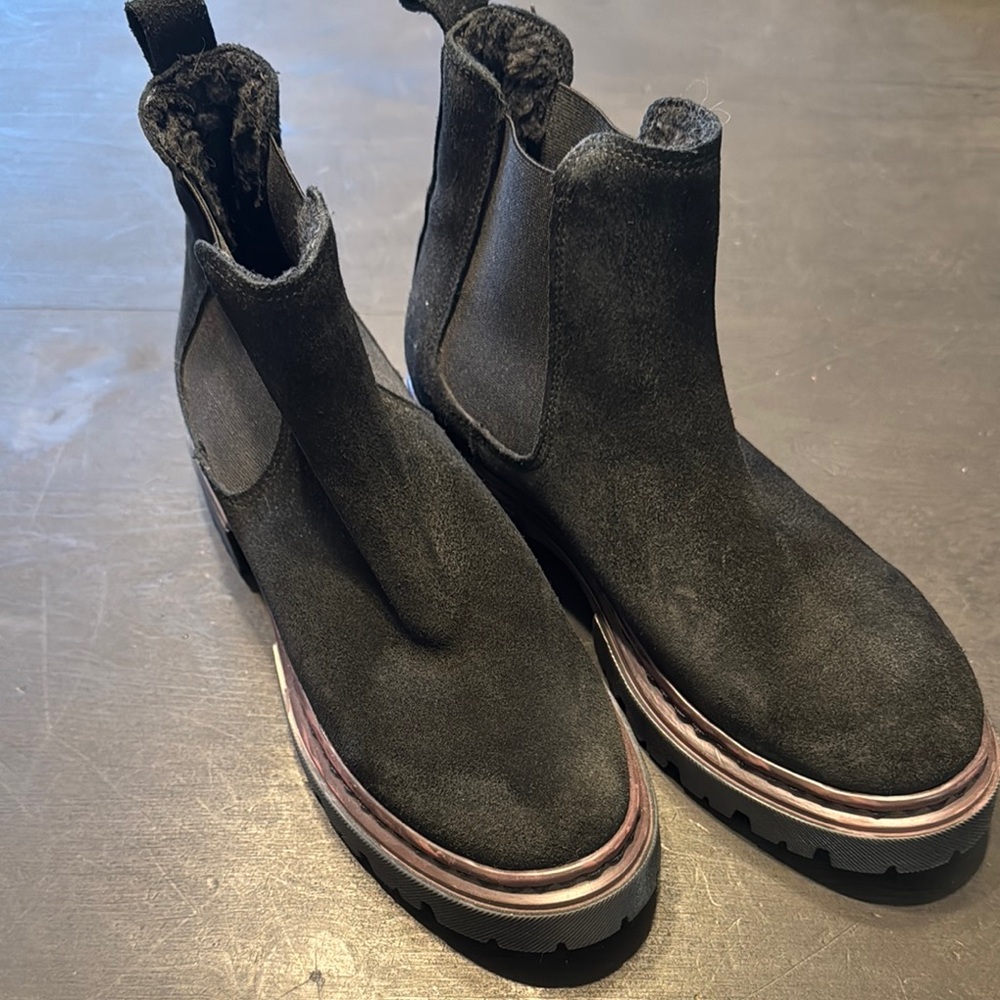 Danassa Black Ankle Boots with Chunky Sole